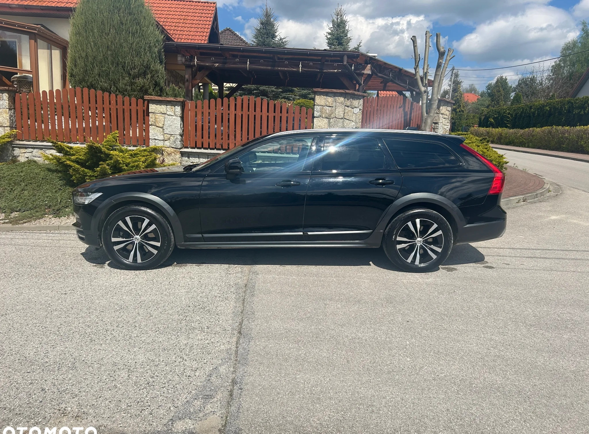 Volvo V90 Cross Country cena 142677 przebieg: 160000, rok produkcji 2019 z Kielce małe 596